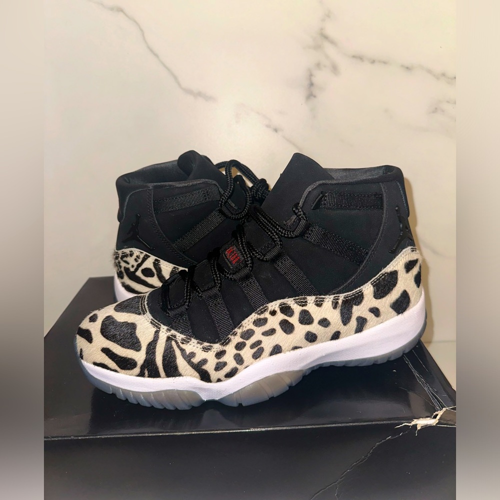 Air Jordan Retro 11 Women’s size 10.5 Animal Instinct